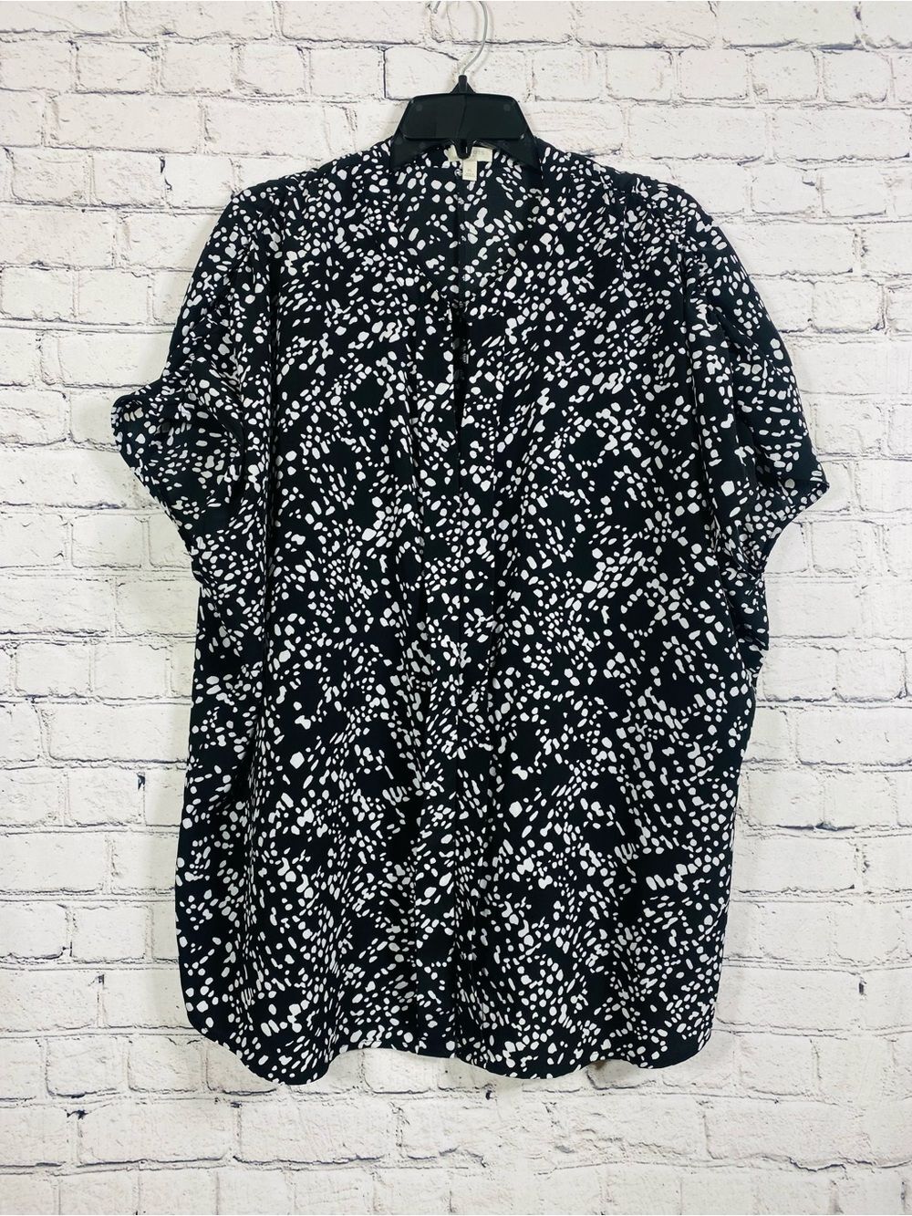 Talbots XL Black White Abstract Print Blouse Flutter Sleeve Split Neck Tunic Top